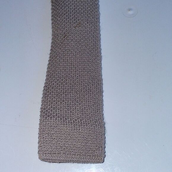 Vtg 80s Stafford light gray knit wool skinny tie with square end - Picture 2 of 6
